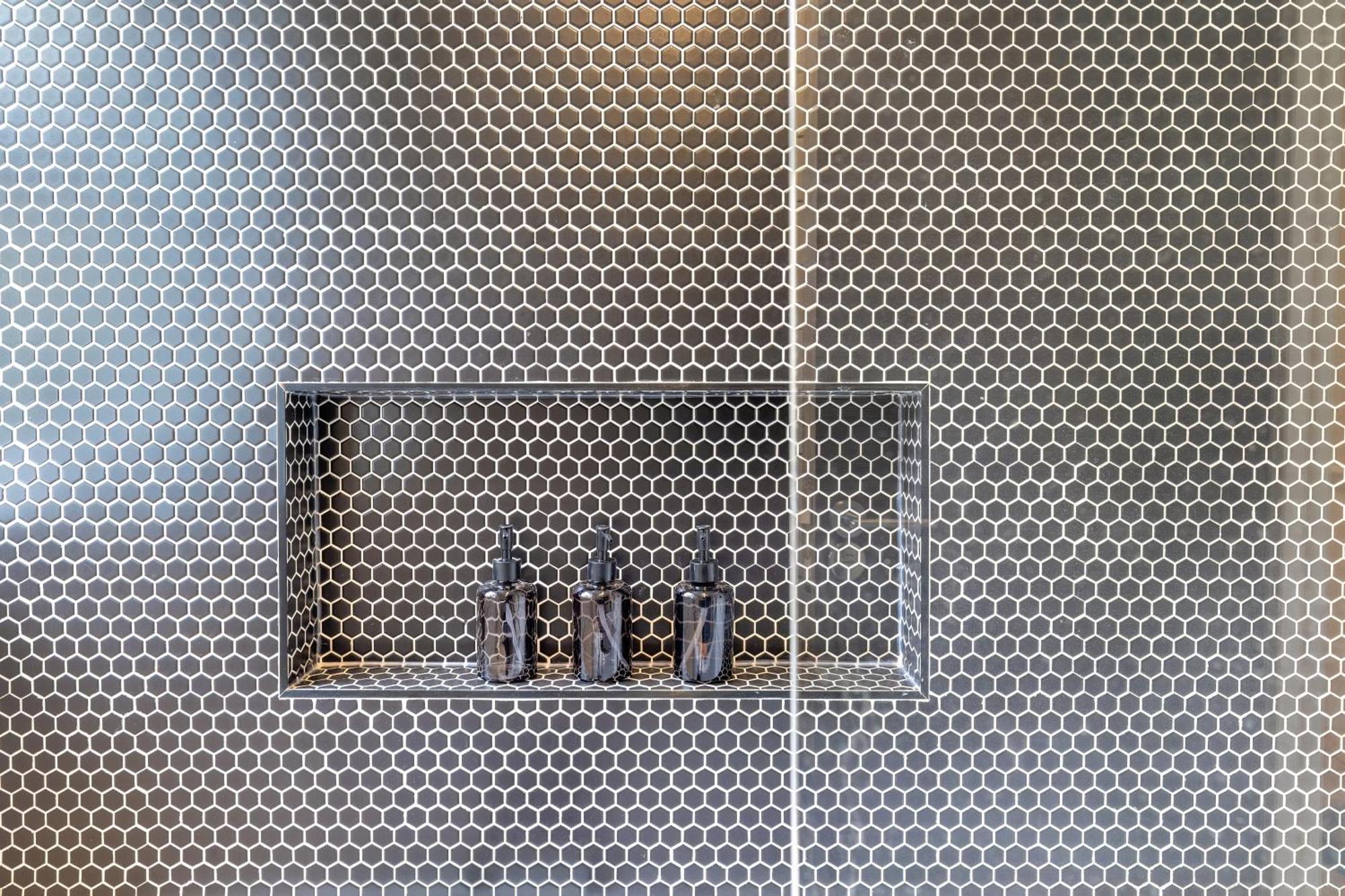 The Stanley Apartment Тедингтън Екстериор снимка